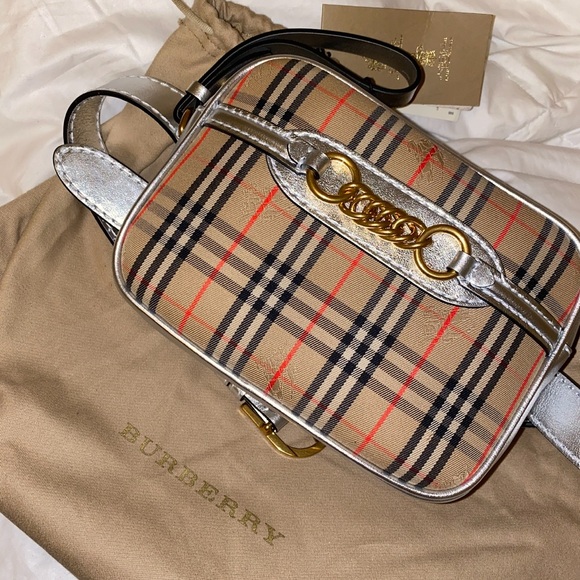Burberry Bag / Belt Bag / Pouch / Belt with Iconic Design - Picture 1 of 11